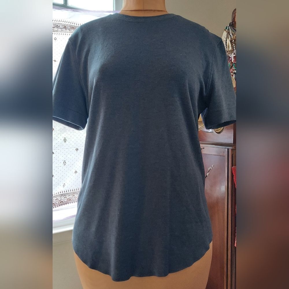 Kit and Ace Women's T-shirt Size S
